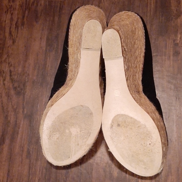 Shoe Dazzle Suede and Jute Wedges - Picture 2 of 4